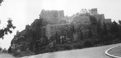 Crusader-Castle.gif - 66834 Bytes